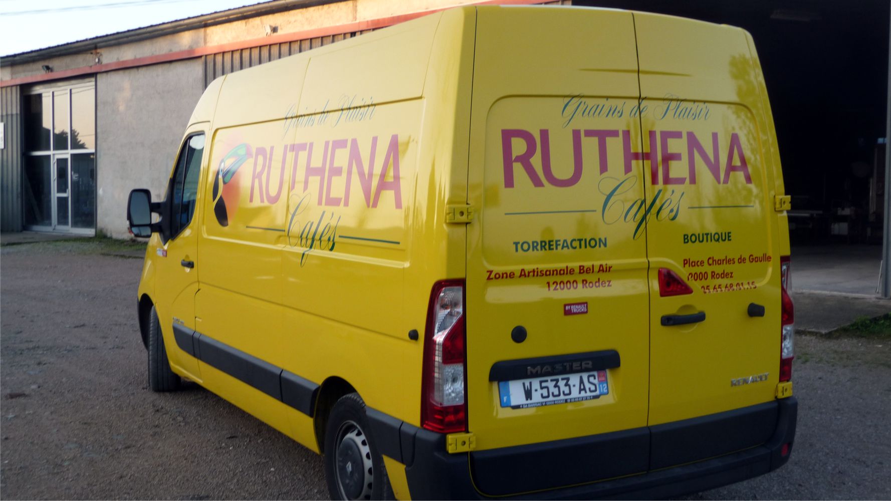 FOURGON RUTHENA 2